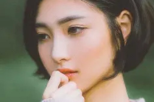 陪玩陪睡算啥？继人体盛宴、舔手指后艺人再曝阴暗面 秦岚被牵